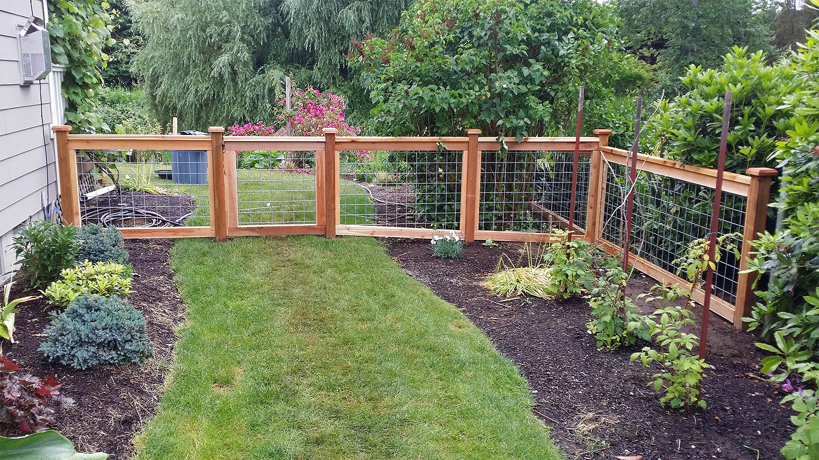 2x4 welded wire fence yard welded wire fence and gate blog cedar river construction make your of deck happen 2x4 welded wire fence yard welded wire fence and gate blog cedar river construction make your of deck happen